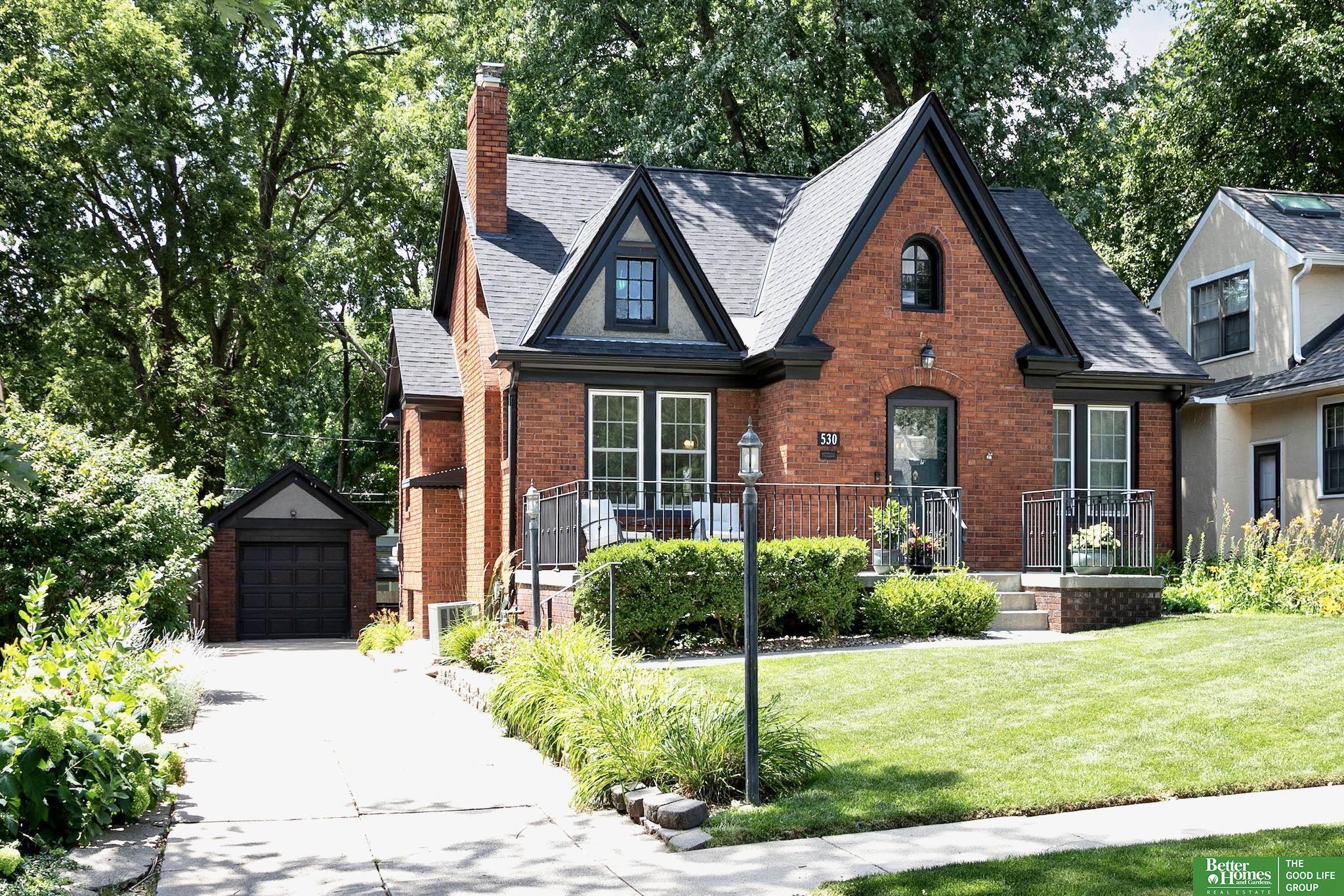 Property Photo:  530 S 51st Street  NE 68106 
