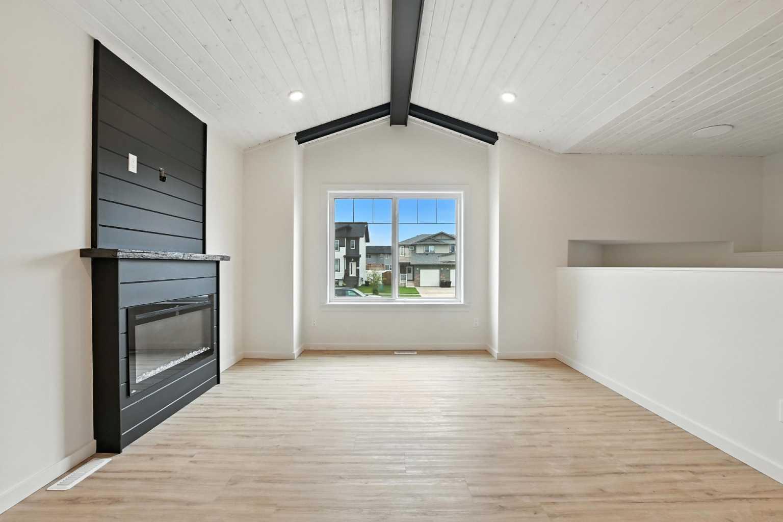 Property Photo: 62 Metcalf Way AB T4L 0J9