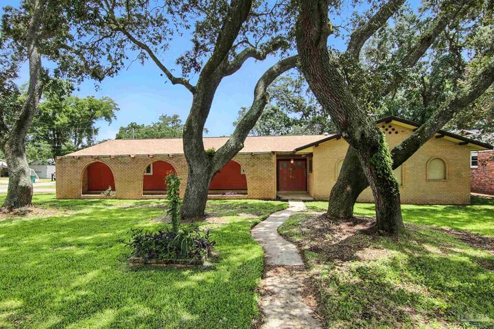 207 Nandina Rd  Gulf Breeze FL 32561 photo