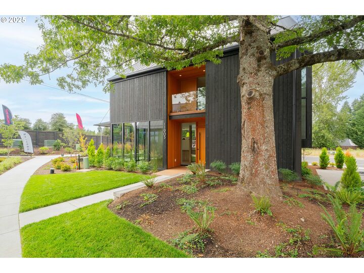 Property Photo:  11903 NE 57th Ct 1  WA 98686 