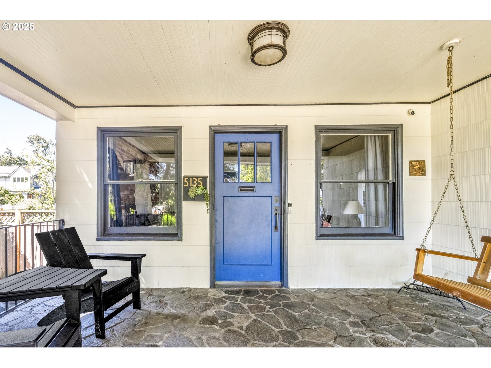 Property Photo: 5135 N Cecelia St OR 97203