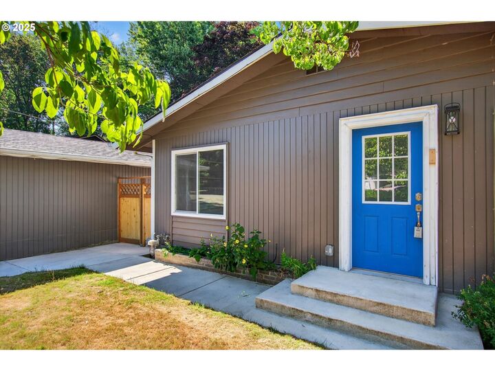 Property Photo:  711 NE 6th St  WA 98604 