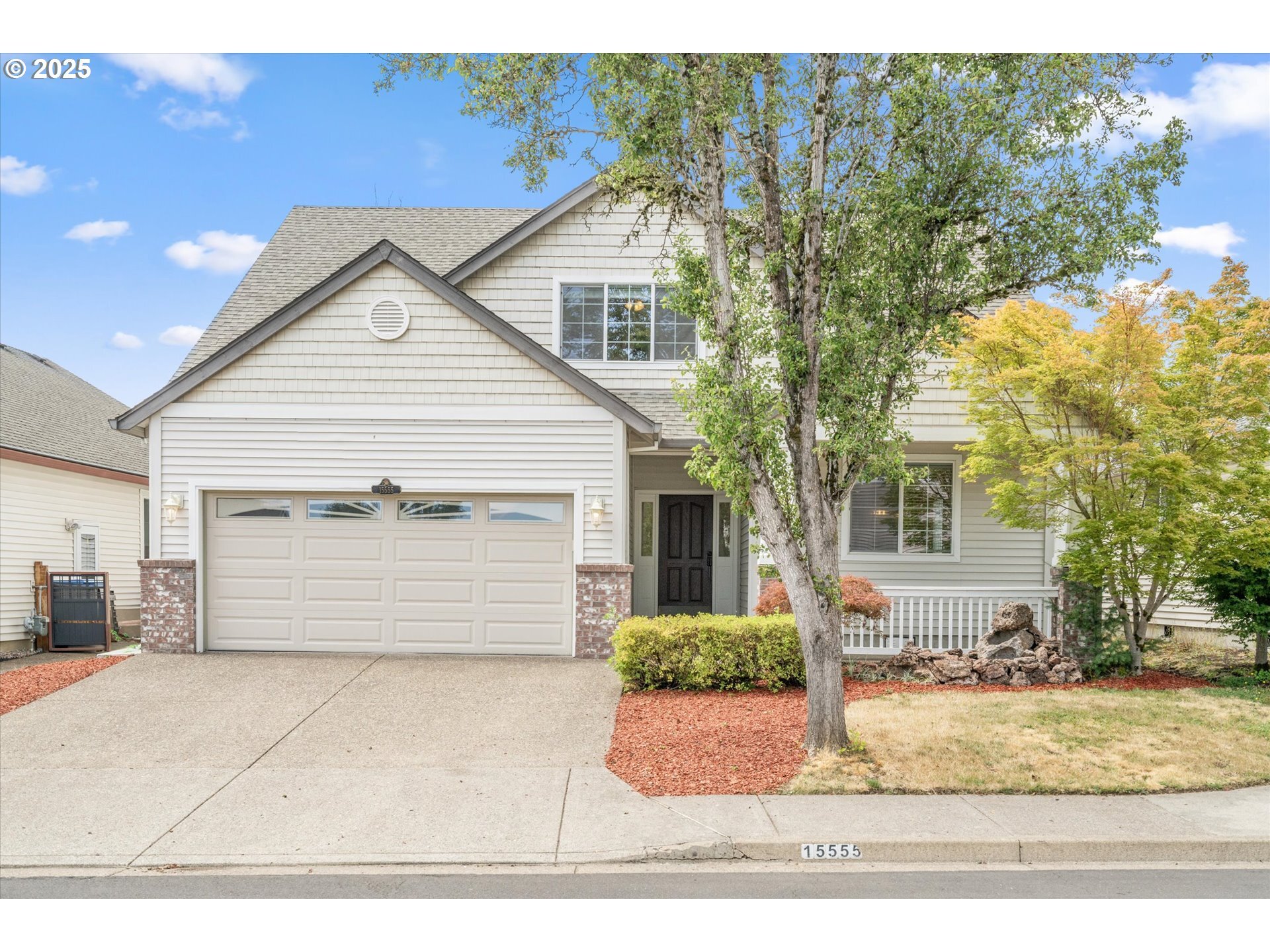 Property Photo: 15555 SW Harcourt Ter OR 97224