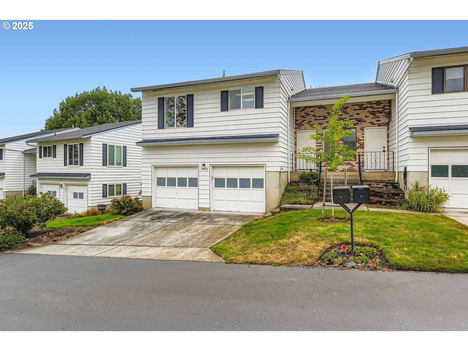 Property Photo: 14862 NE Rose Pkwy OR 97230