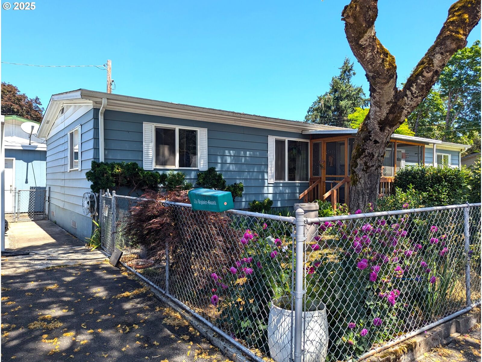 Property Photo: 47477 School St OR 97463