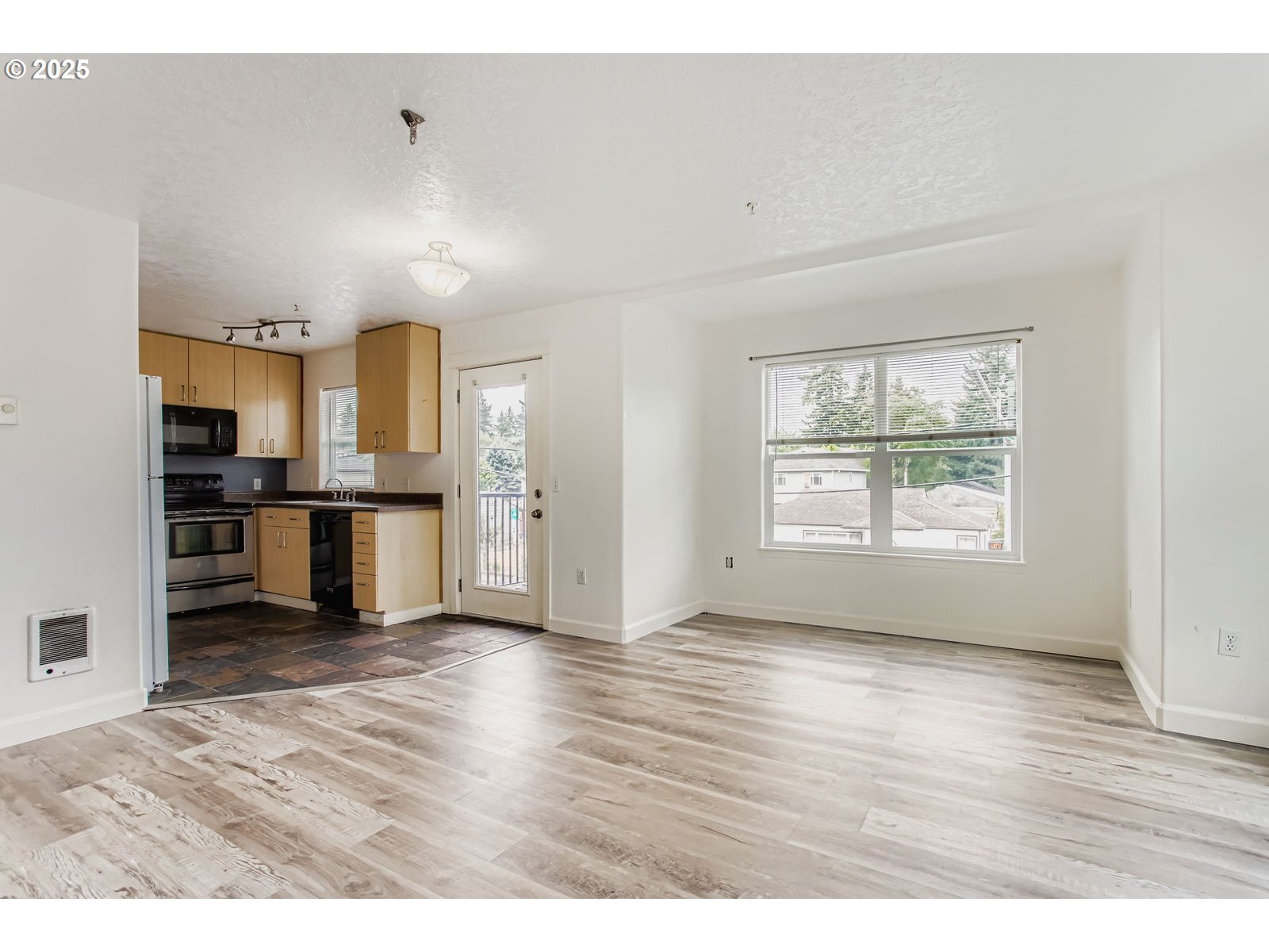 Property Photo:  20 SE 172nd Ave 118  OR 97233 