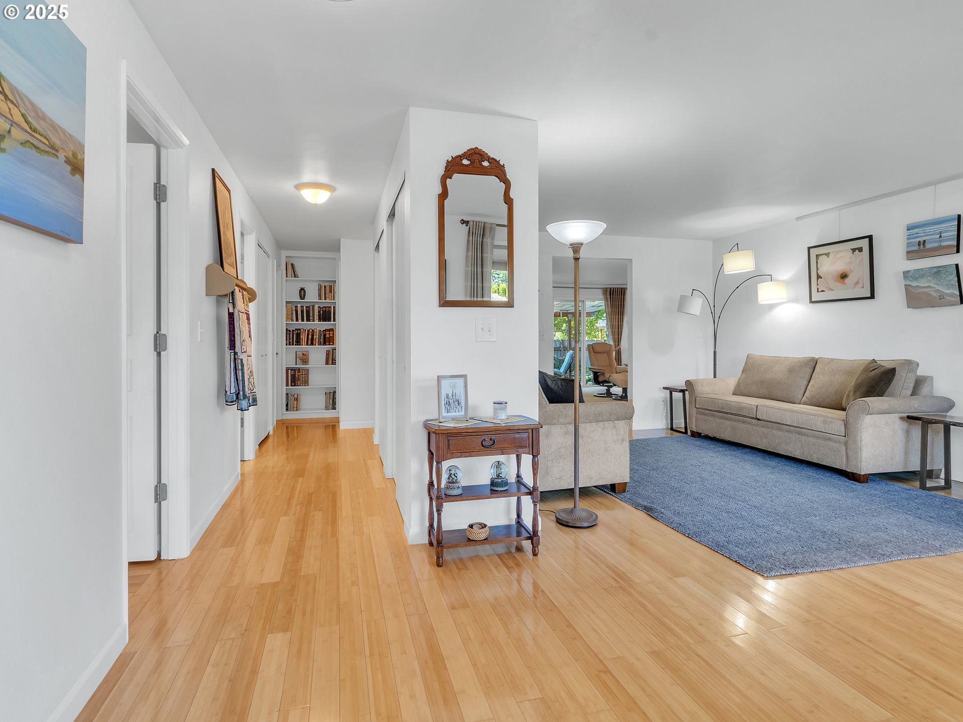 Property Photo: 1126 NE 30th St OR 97128