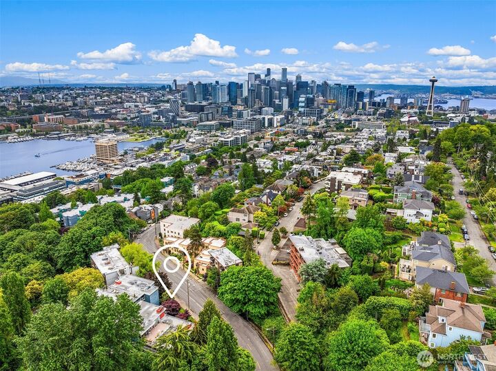 Property Photo: 1730 Taylor Avenue N 201 WA 98109