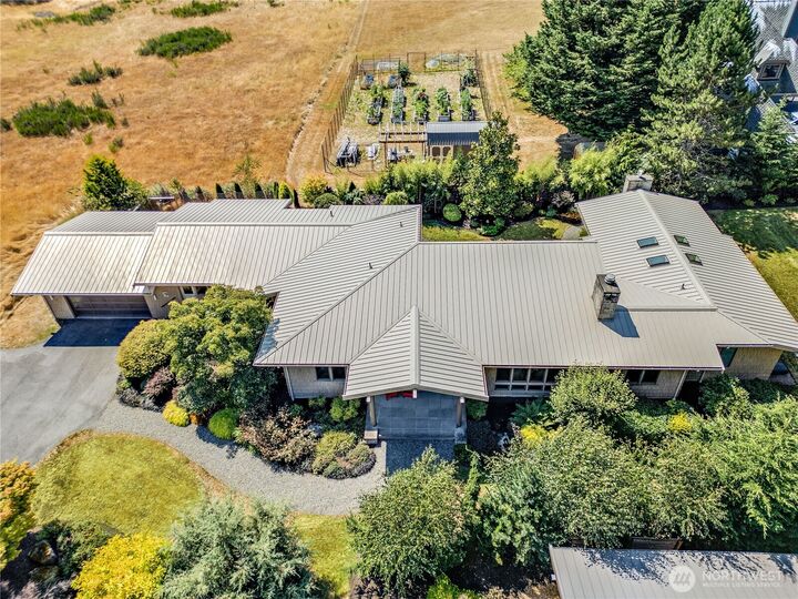 Property Photo: 7870 NE Koura Farm Drive WA 98110