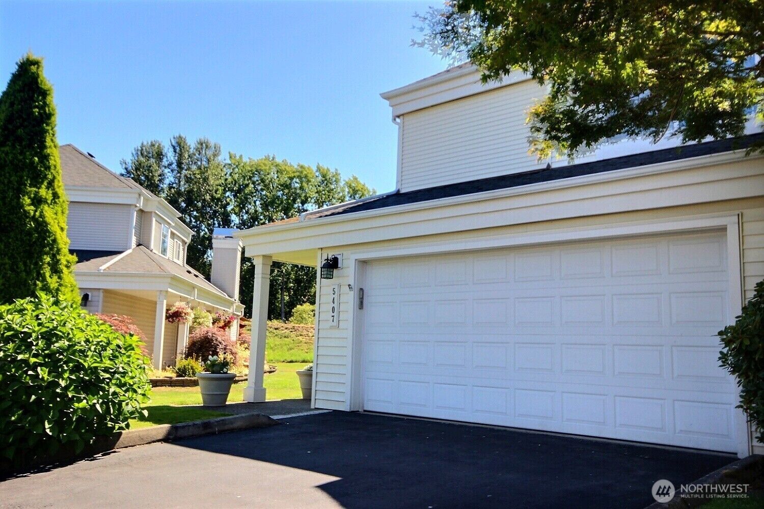 Property Photo:  5407 S 237th Place 17-1  WA 98032 