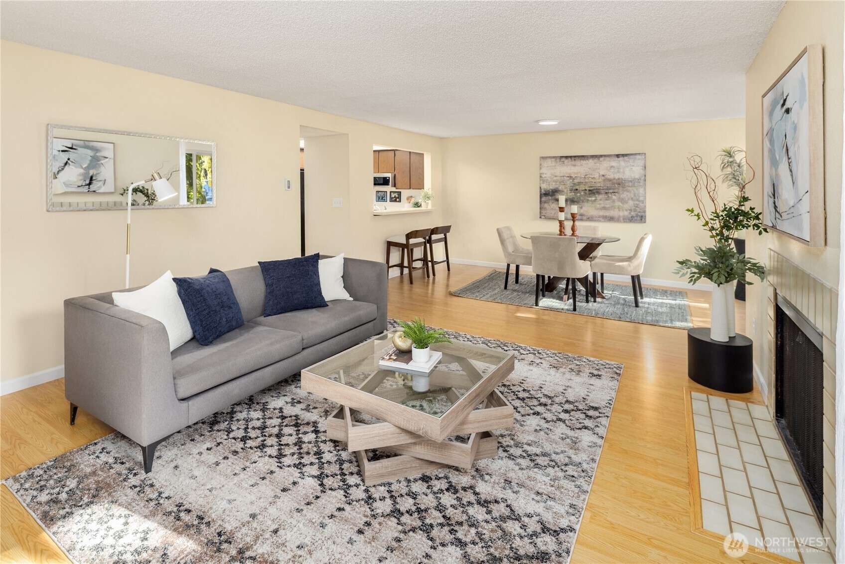 Property Photo: 9504 Ravenna Avenue NE 203 WA 98115