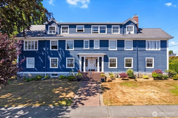 Property Photo: 1010 Hoyt Avenue A-2 WA 98201