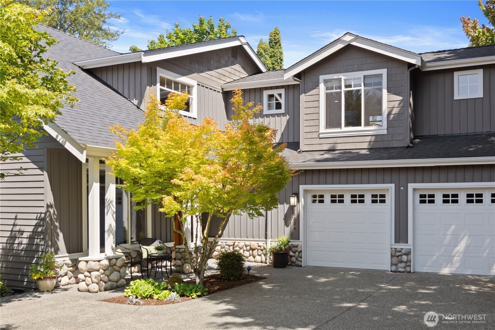Property Photo:  11624 NE 107th Lane  WA 98033 