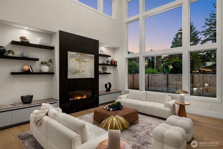 Property Photo: 17109 NE 16th Place WA 98008