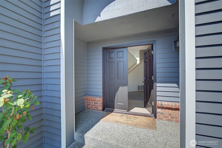 Property Photo:  3733  248th Avenue SE  WA 98029 