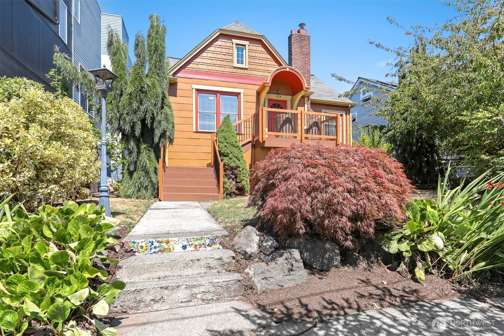 Property Photo:  824 NW 56th St  WA 98107 