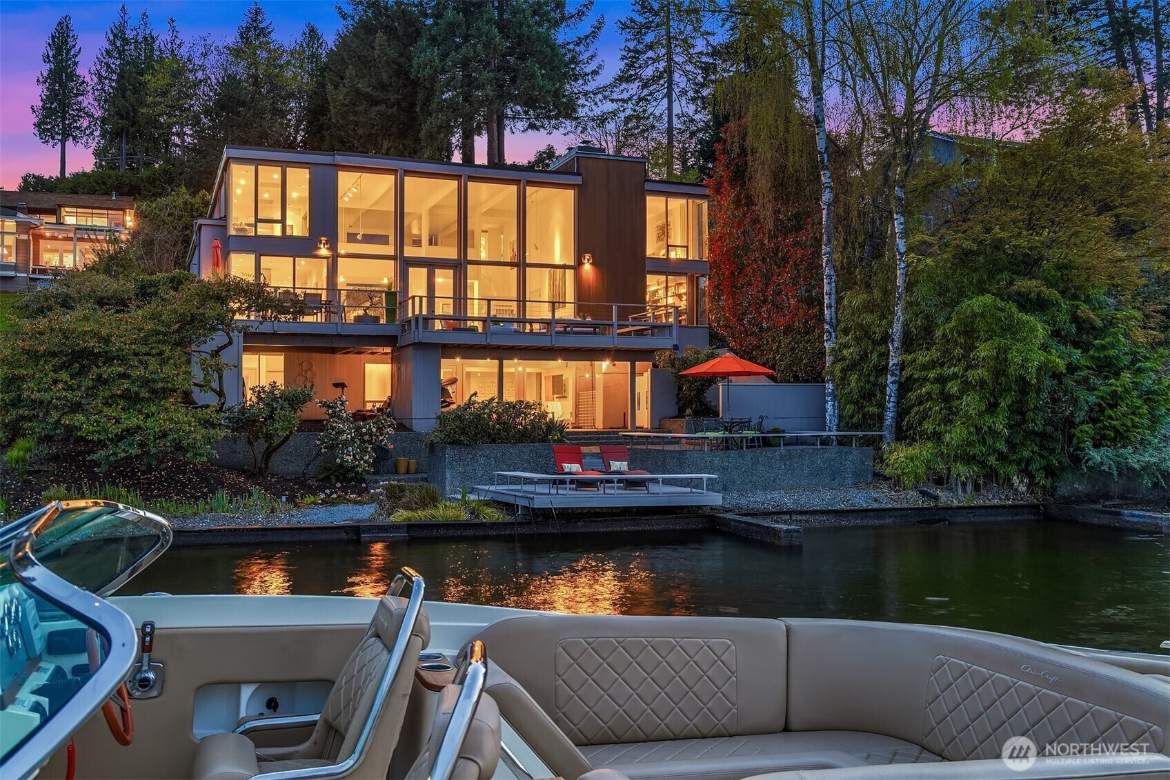 Property Photo: 7226 N Mercer Way WA 98040