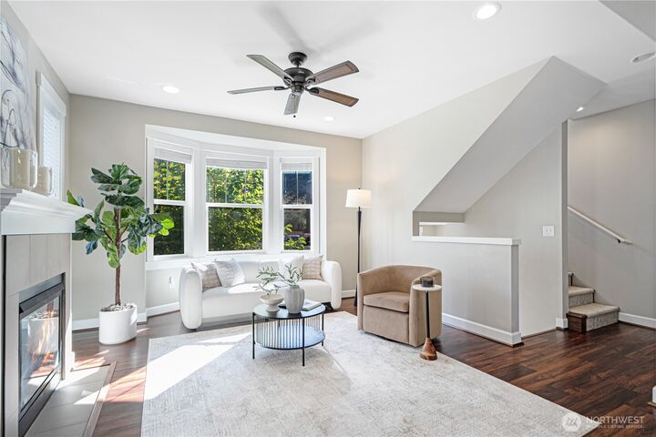 Property Photo: 1021 10th Avenue NE WA 98029