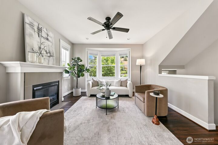 Property Photo: 1021 10th Avenue NE WA 98029