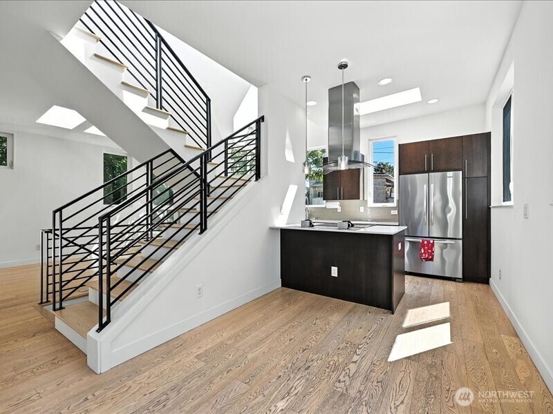 Property Photo:  3813  Fremont Lane N  WA 98103 