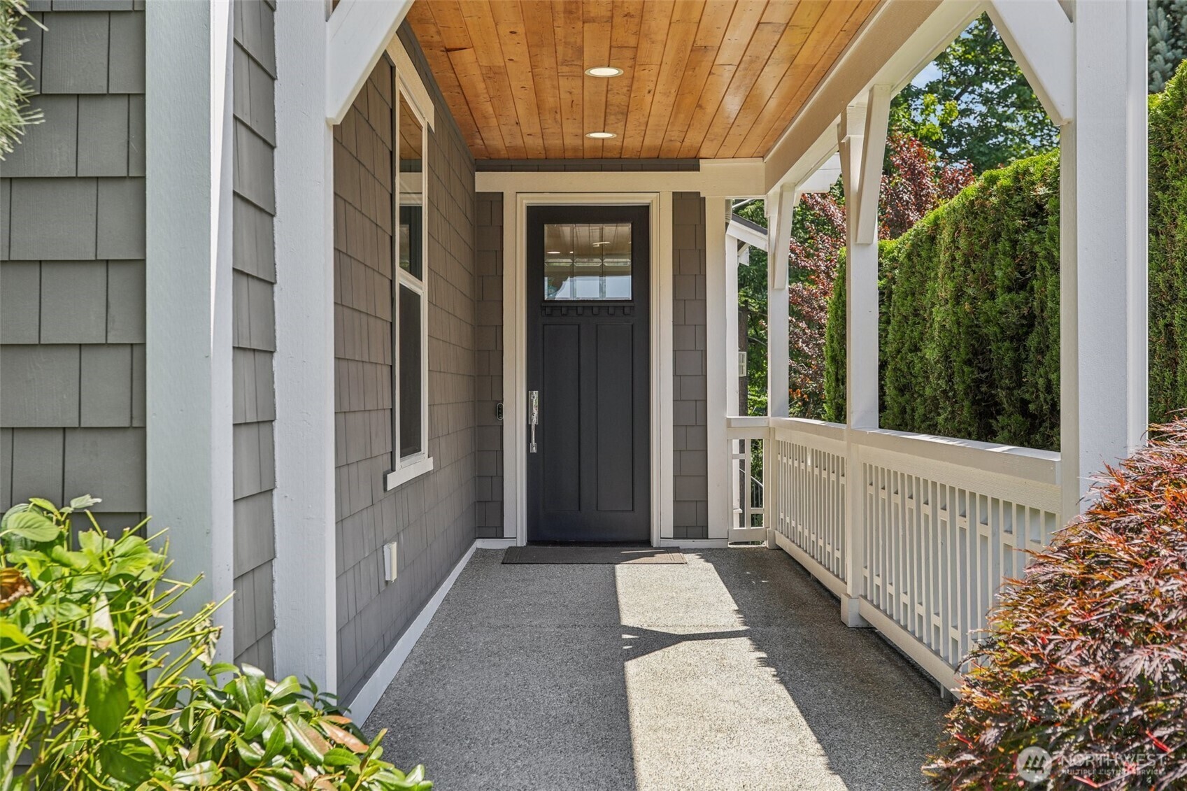 Property Photo: 1059 Pine Crest Cir NE WA 98029