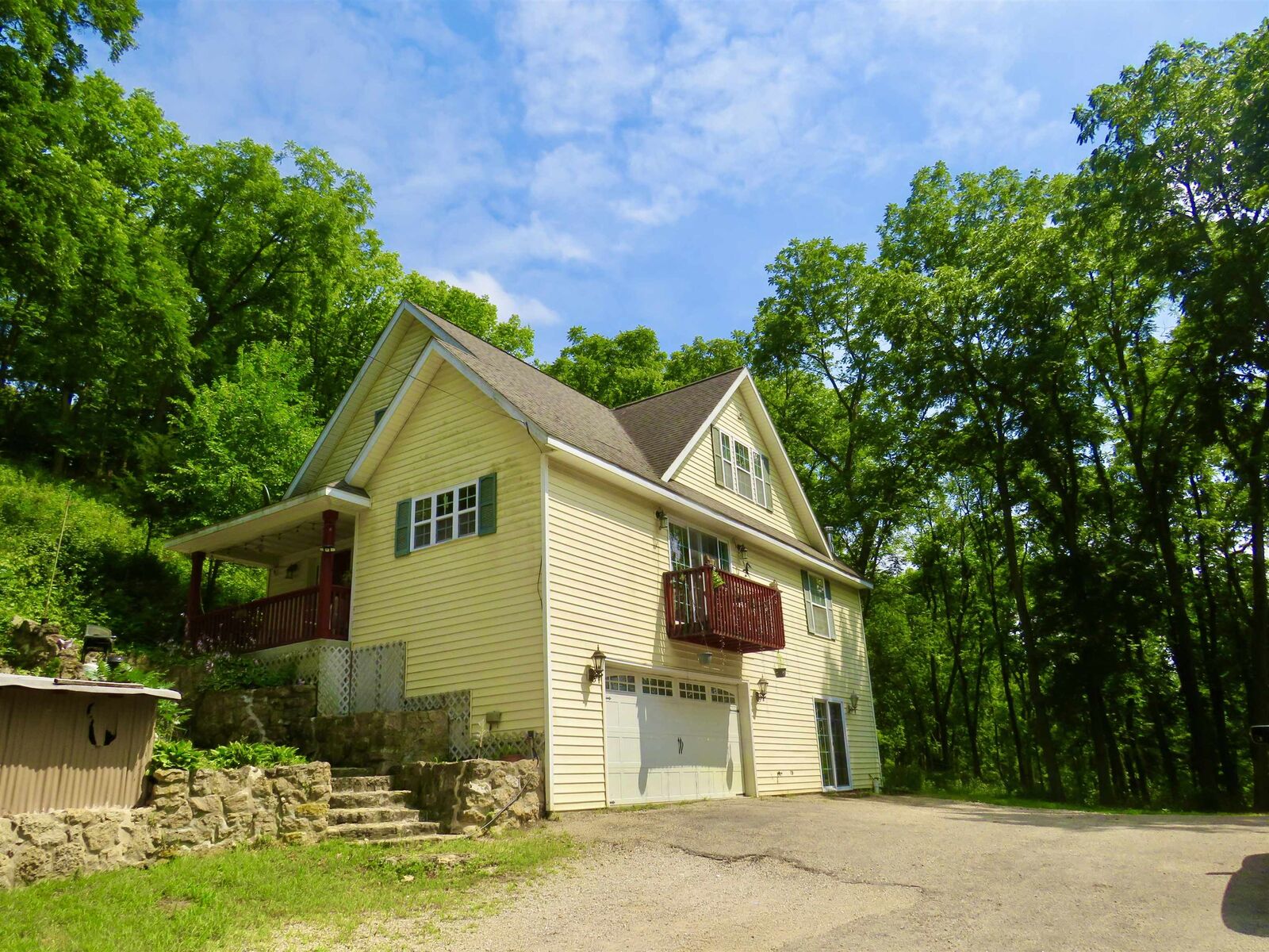 Property Photo: 923 N West Street IL 61036