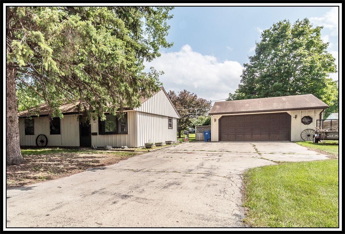 Property Photo:  1285 Glenview Drive  WI 54956-1971 