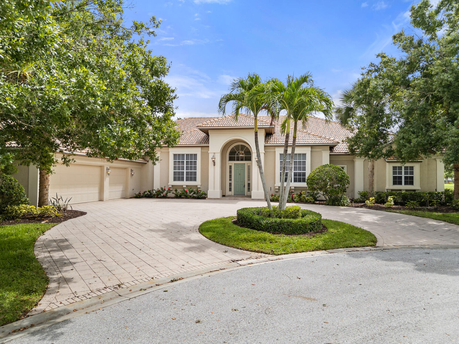 Property Photo:  1419 SW Blue  Bird Cove  FL 34986 