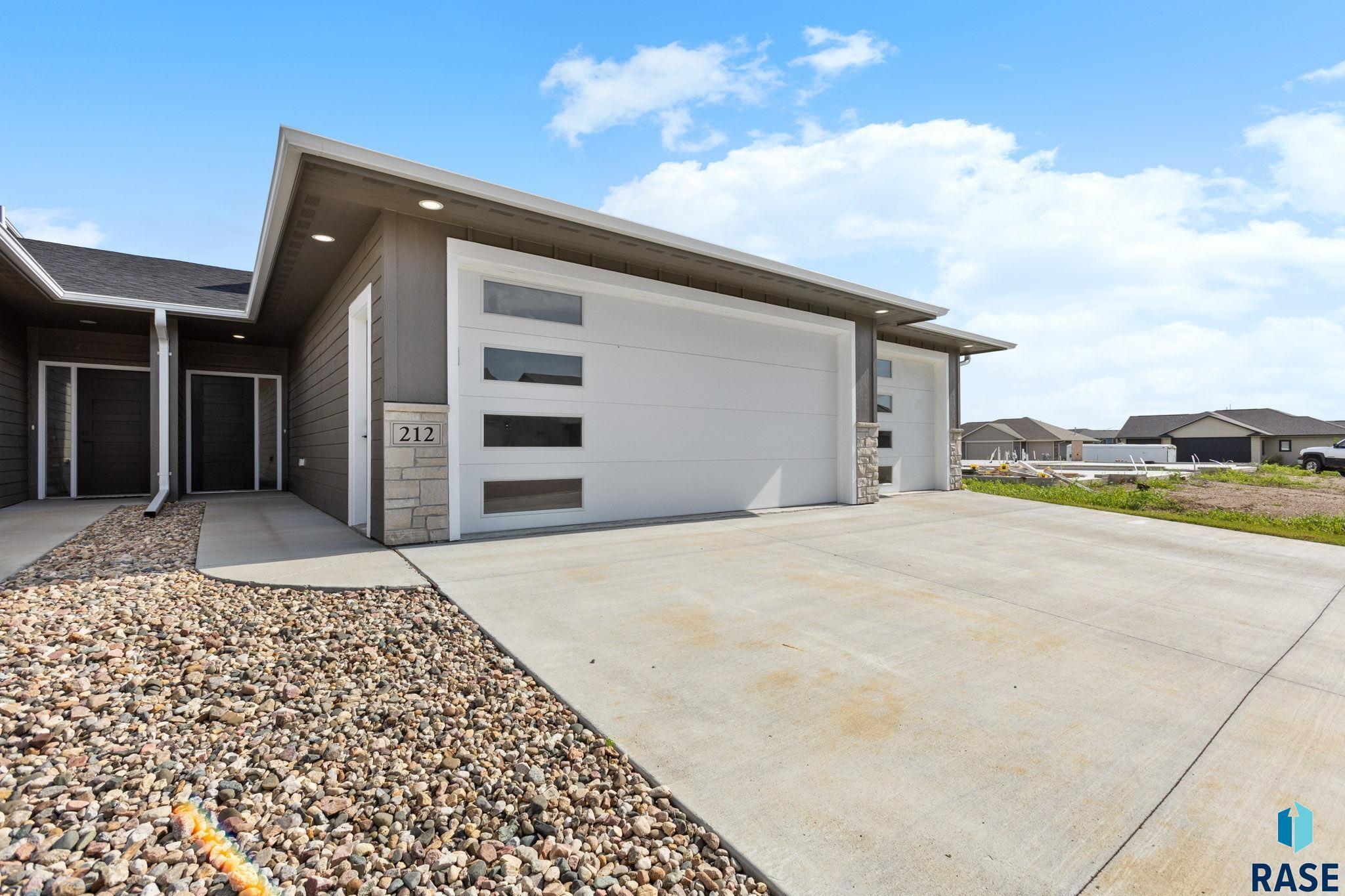 Property Photo:  212 E Ivy Rd  SD 57064 