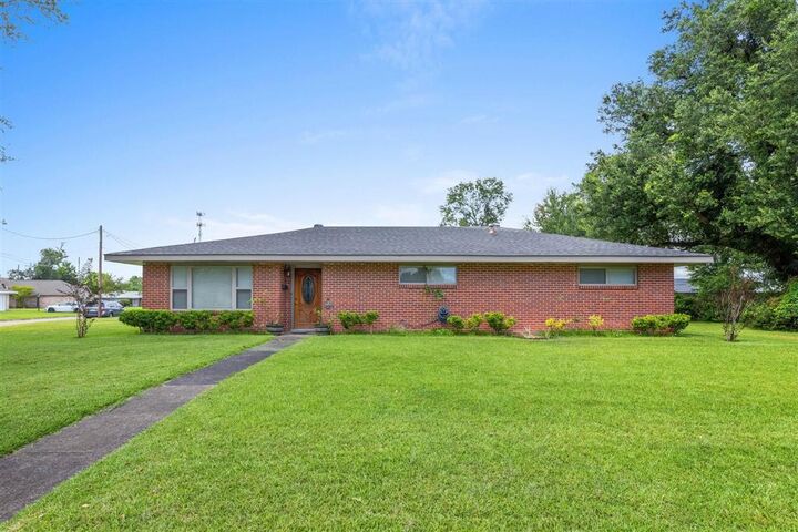 Property Photo:  524 Contour St  LA 70605 