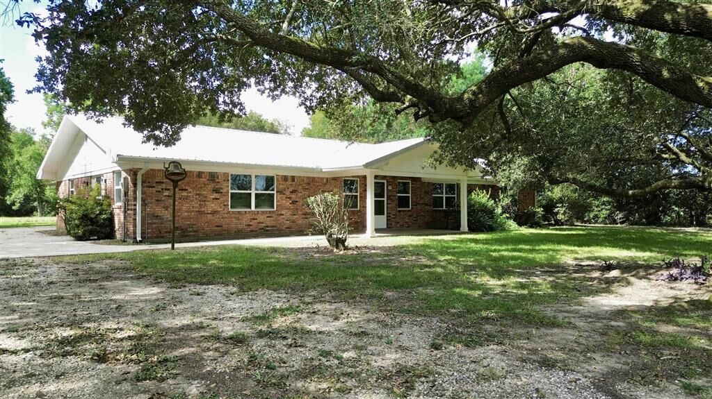 Property Photo: 11475 David Road LA 70591