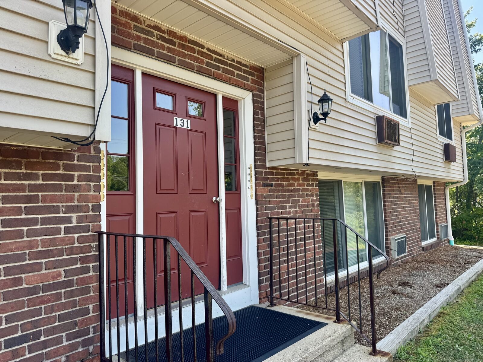 Property Photo: 131 North Main Street Apt 28 CT 06405