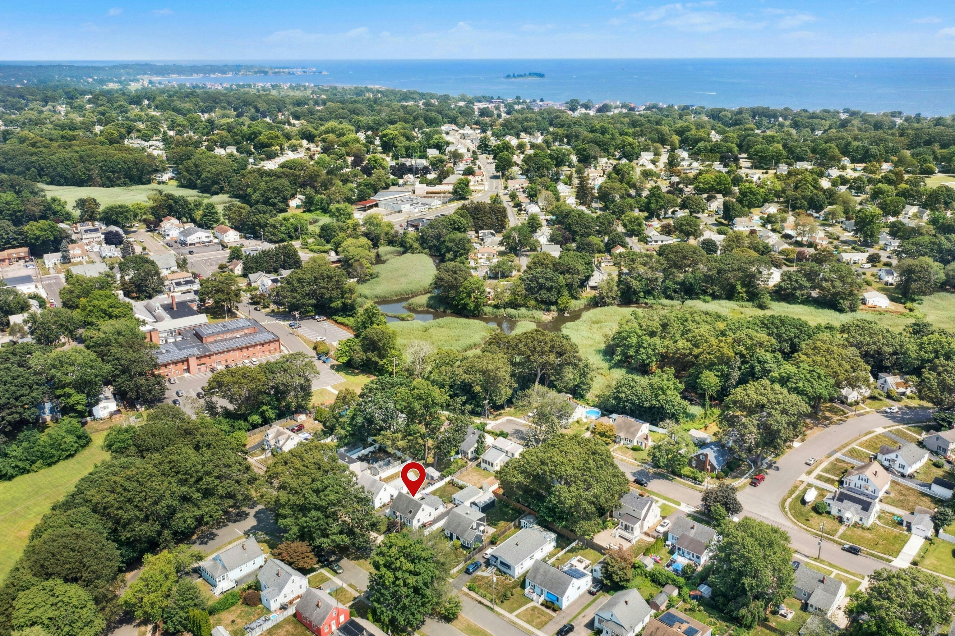 Property Photo:  18 Eastern Parkway  CT 06460 