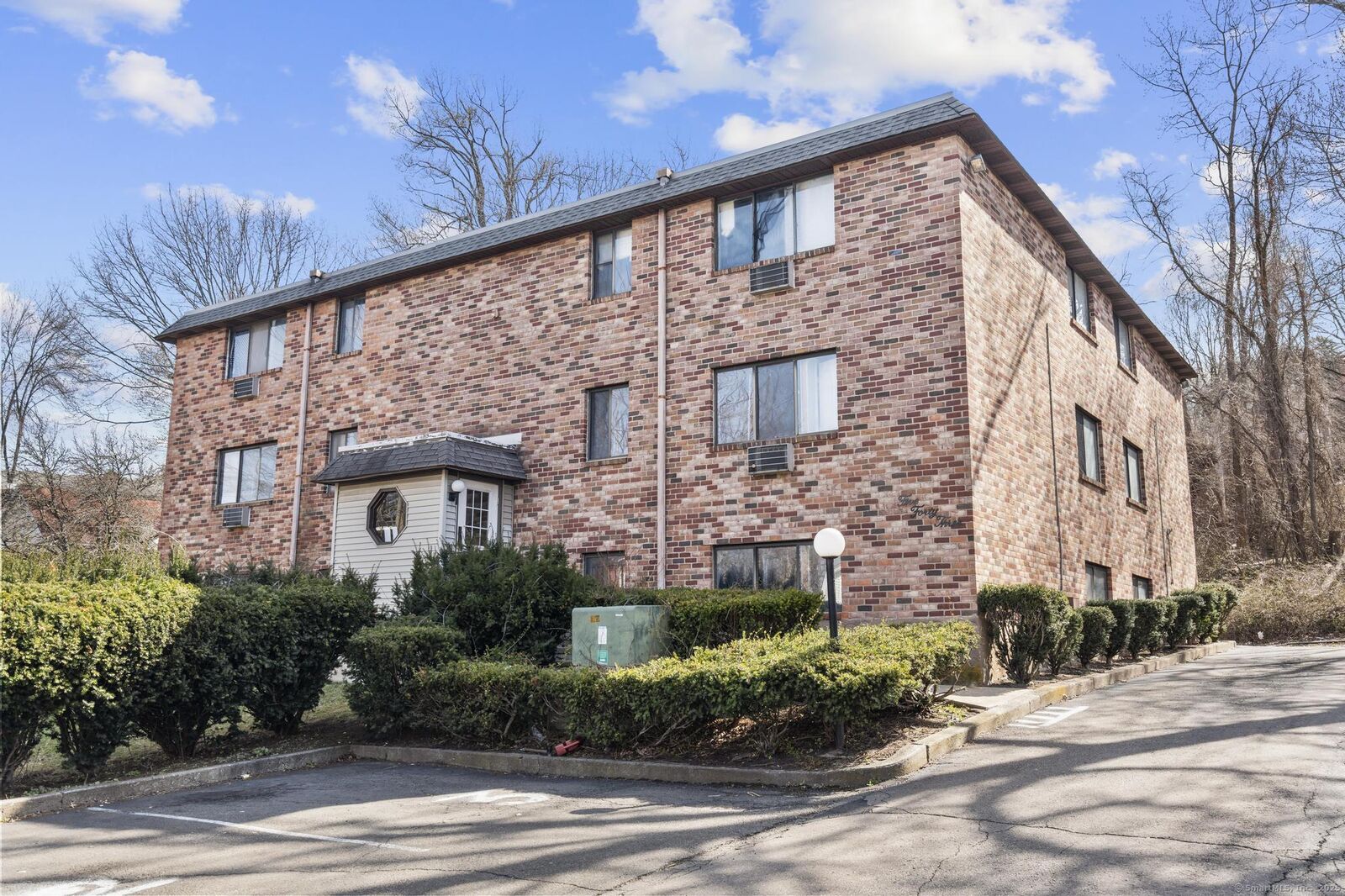 Property Photo:  543 Woodward Avenue  CT 06512 