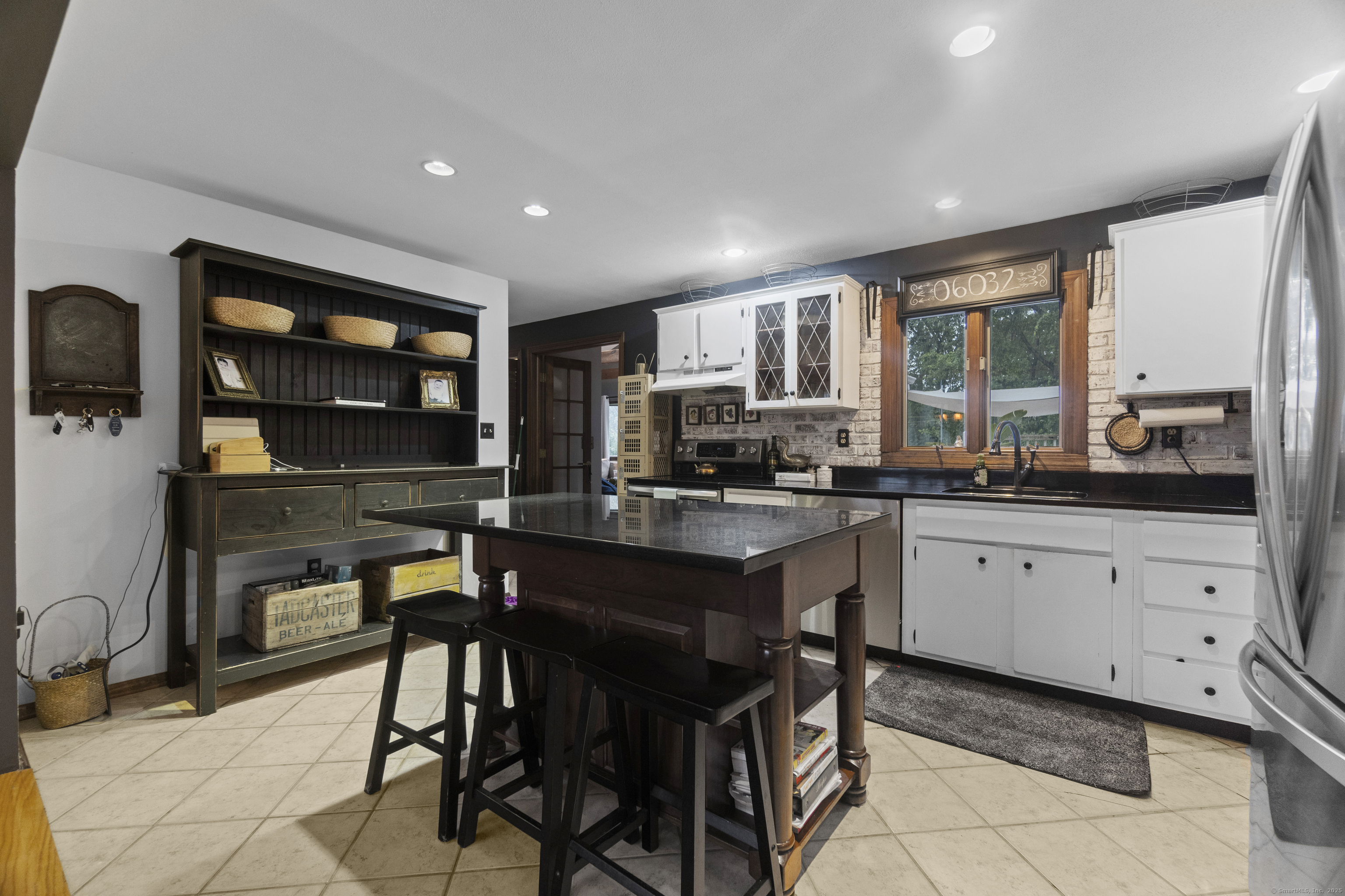 Property Photo: 5 Arwood Road CT 06032