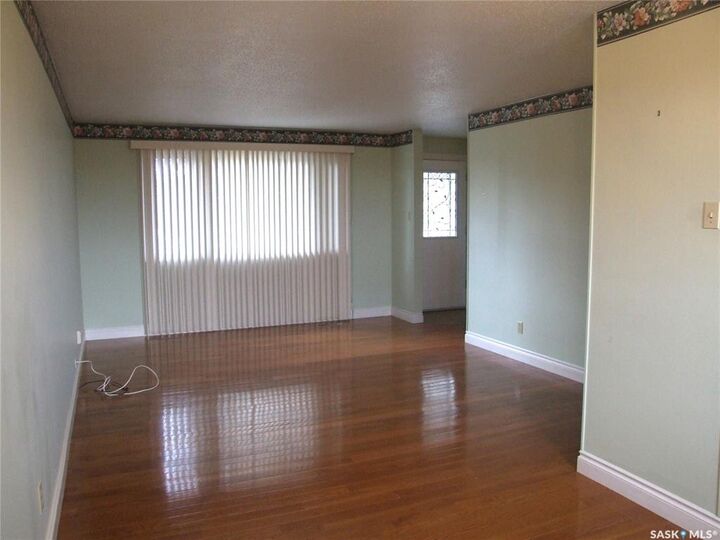 Property Photo: 424 Pacific Drive SK S0N 0H0