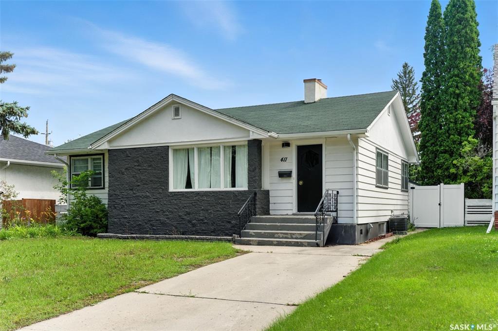 Property Photo: 411 Cumberland Avenue S SK S7H 2L3
