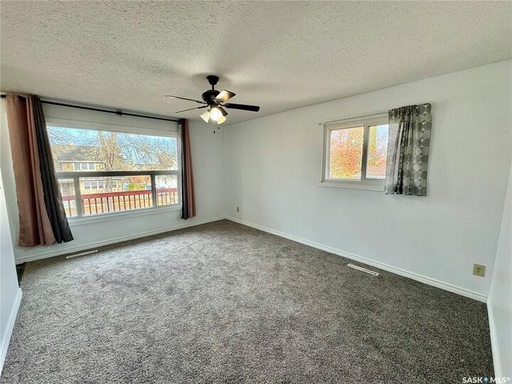 Property Photo:  129 19th Street E  SK S6V 1J3 