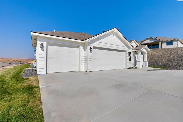 Property Photo: 2836 S Osborne St WA 99338