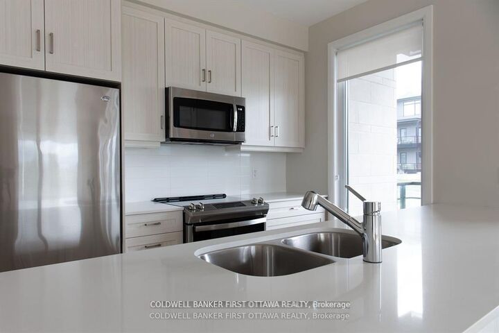 Property Photo: 130 Boundstone Way 101 ON K2T 0M7