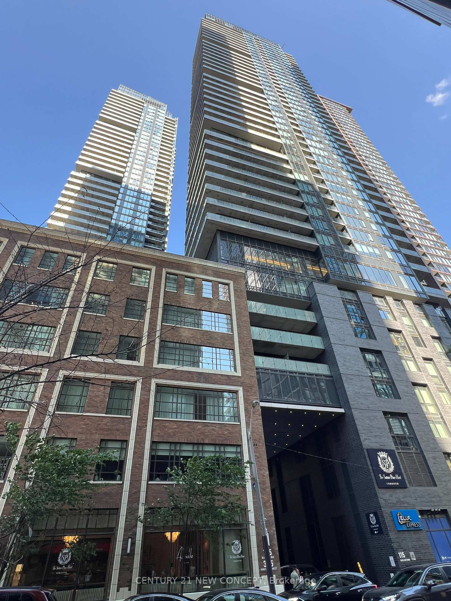 Property Photo: 115 Blue Jays Way 2109 ON M5V 0N4
