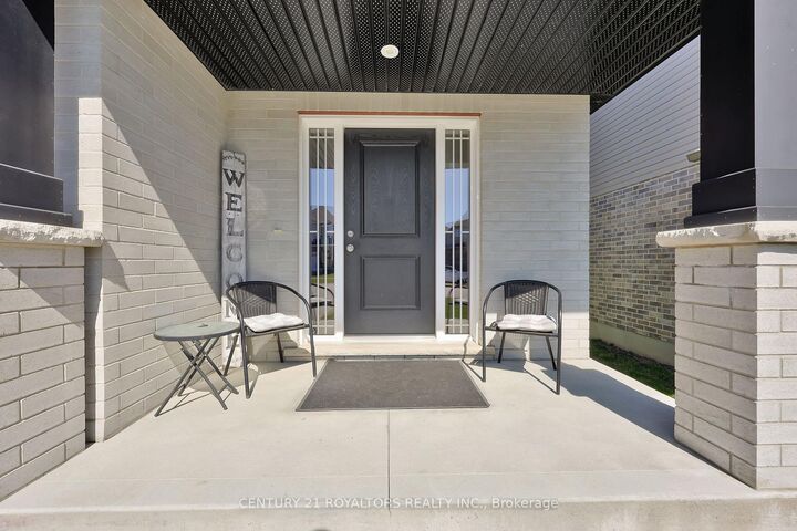 Property Photo:  14 Chamberlain Avenue  ON N5C 0C6 