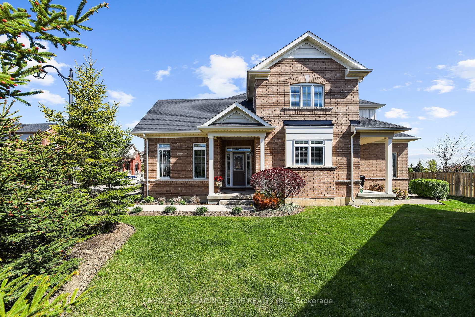 Photo de la propriété:  35 Lobelia Street  ON L6R 3Z6 