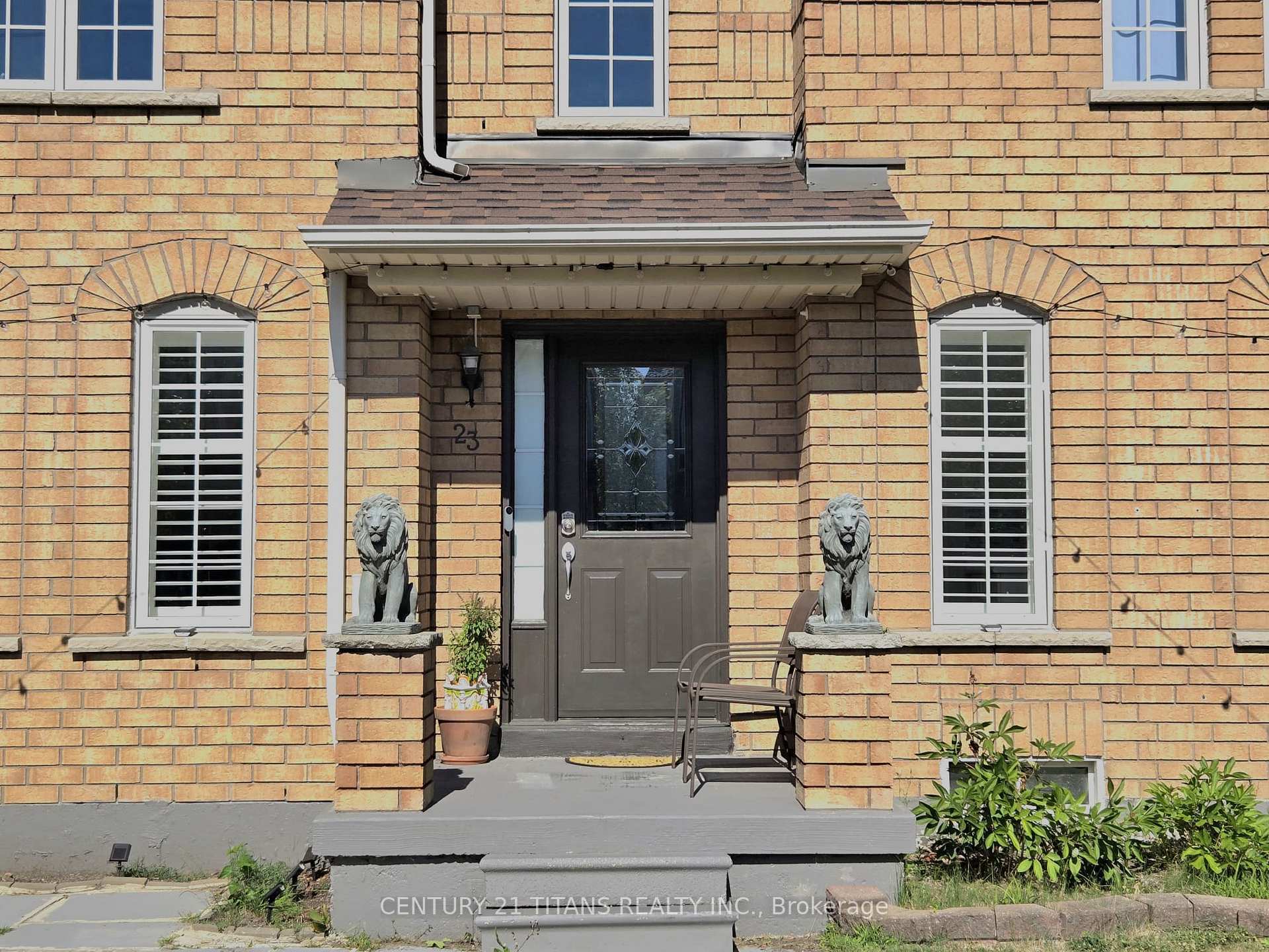 Photo de la propriété: 23 Hirons Drive ON L1S 7N6