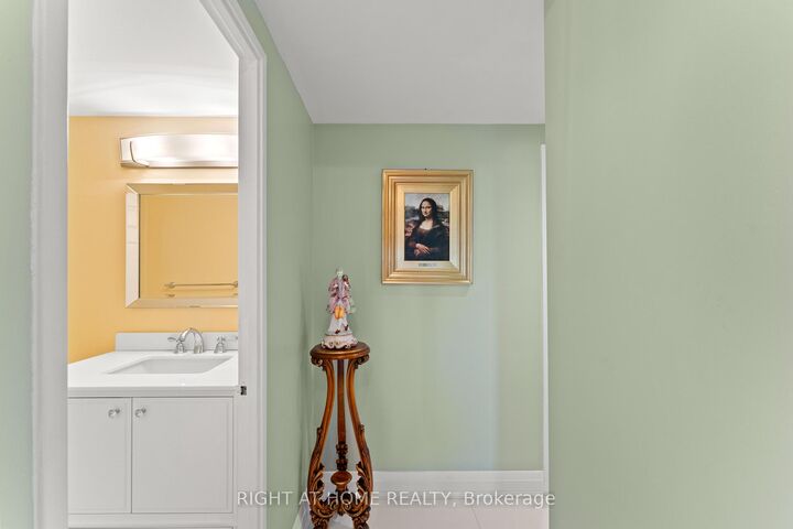Property Photo: 3 Concorde Place 1503 ON M3C 3K7