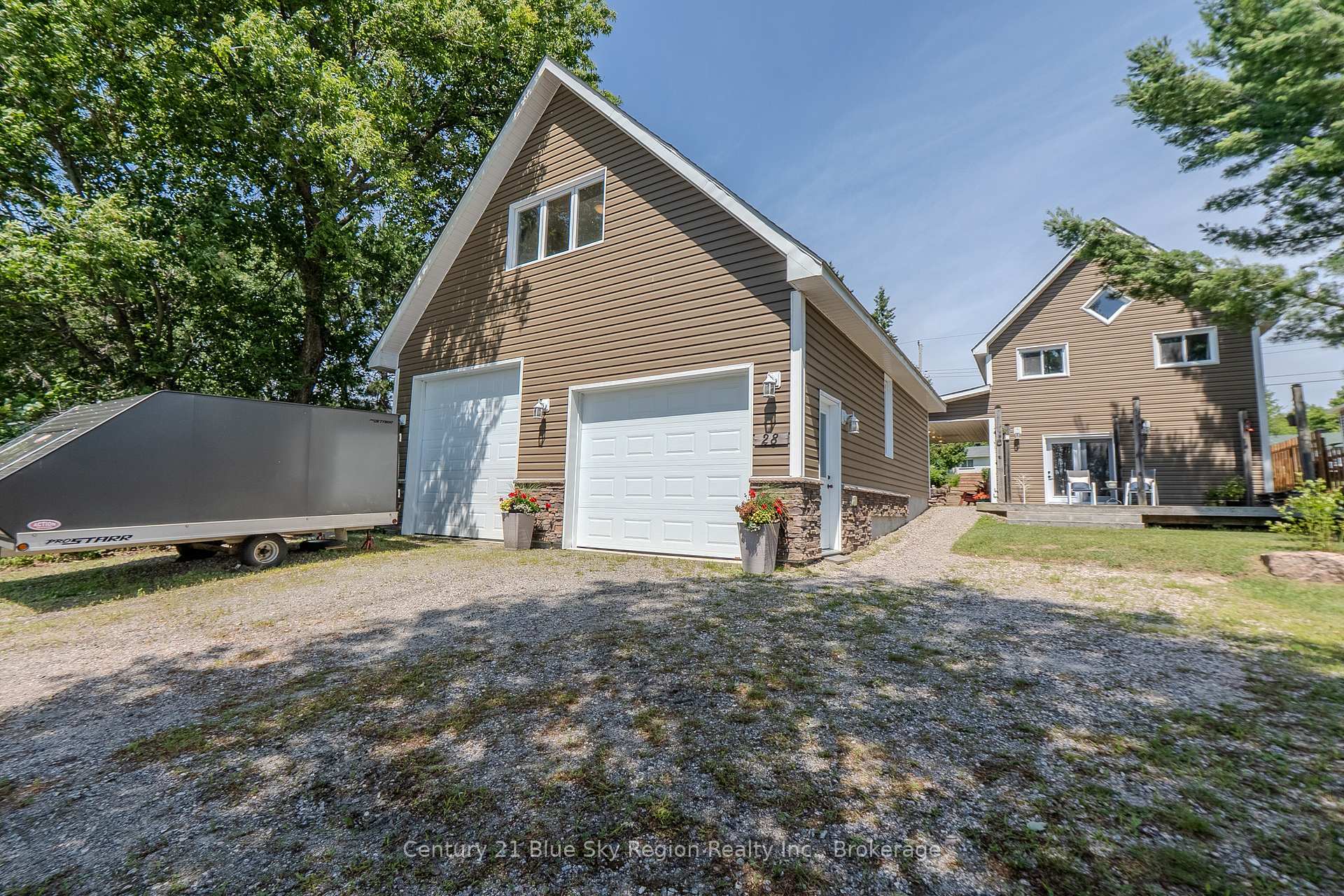 Photo de la propriété:  28 Tamerack Avenue  ON P2B 2H8 