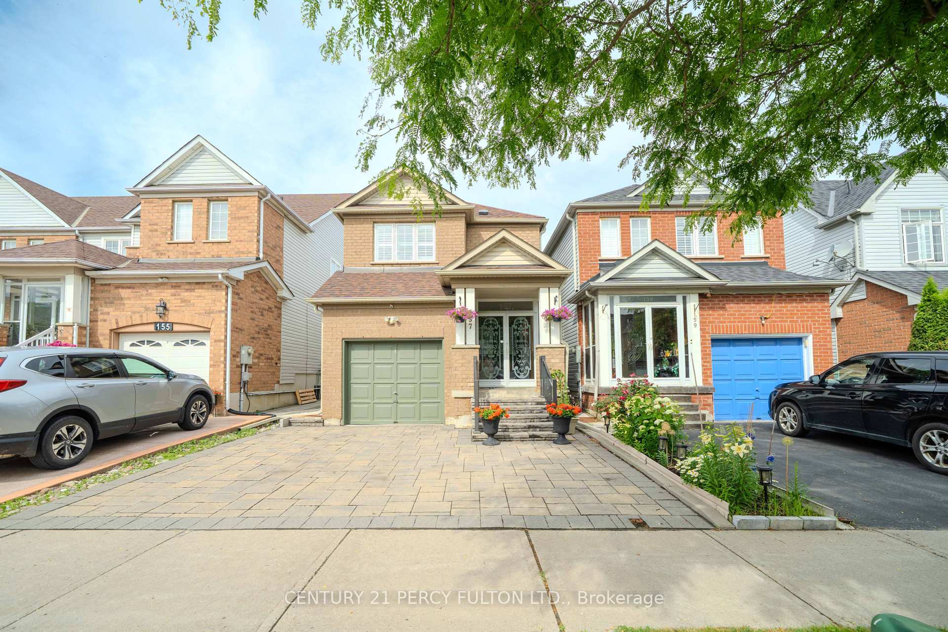 Photo de la propriété: 157 Billingsley Crescent ON L3S 4P3