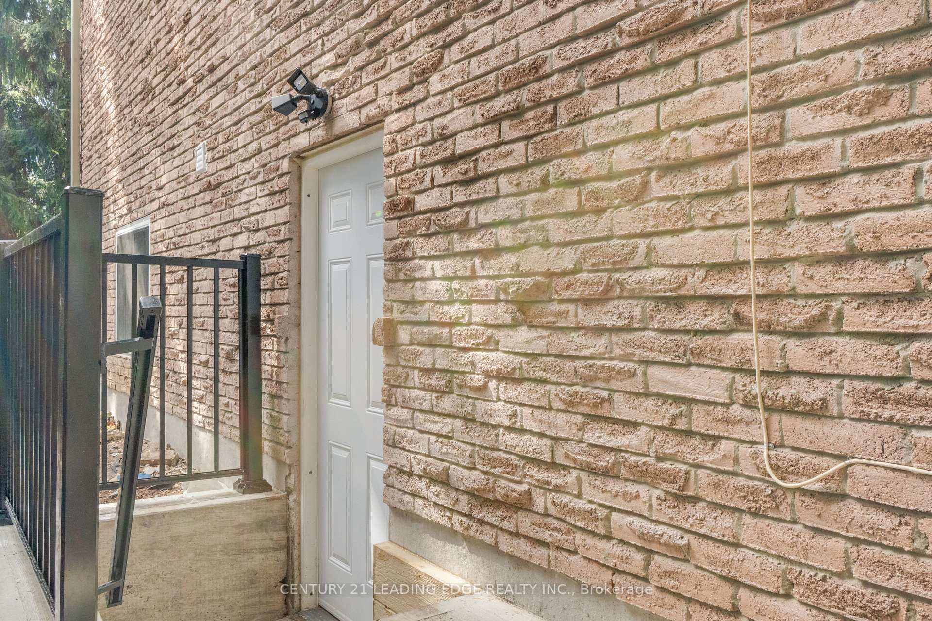 Photo de la propriété:  908 Bexhill Road Basement  ON L5H 3L1 
