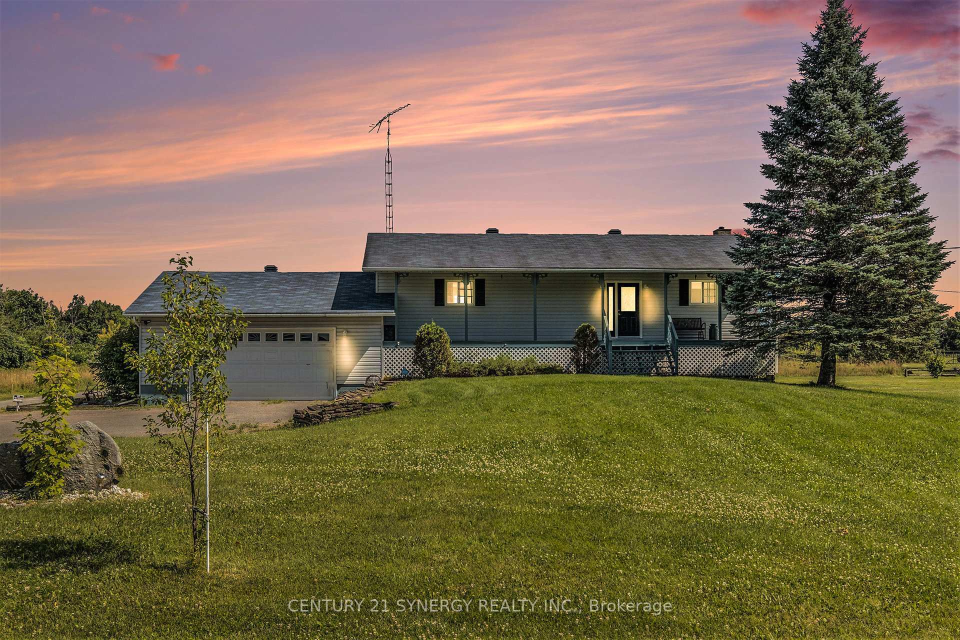 Photo de la propriété: 887 Macpherson Road ON K7A 4S4