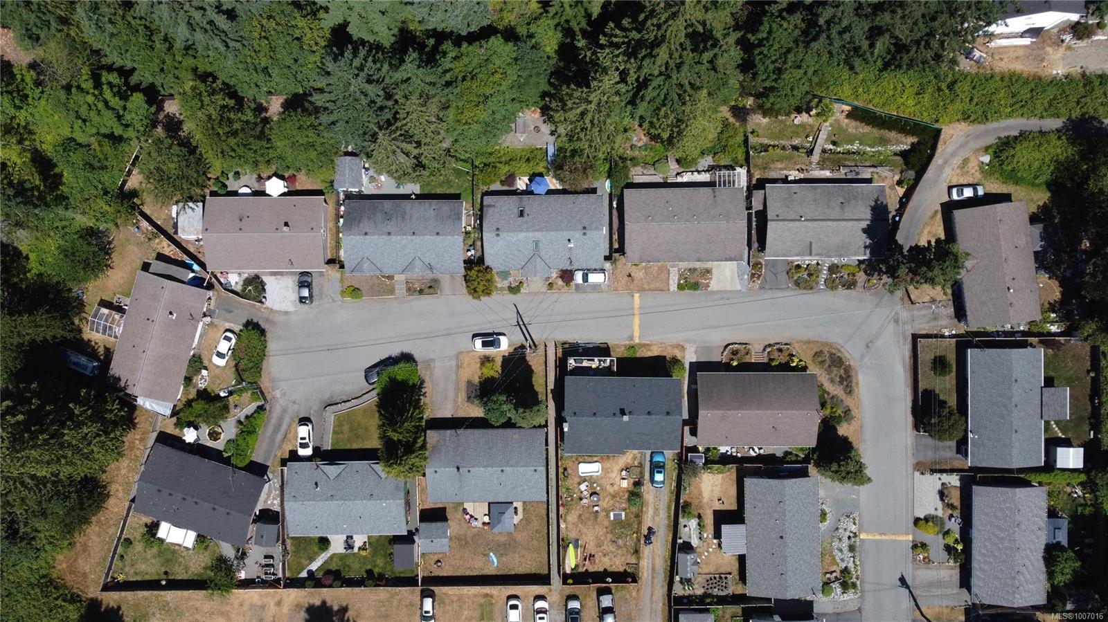 Property Photo:  4604 Hammond Bay Rd 7  BC V9T 5B1 